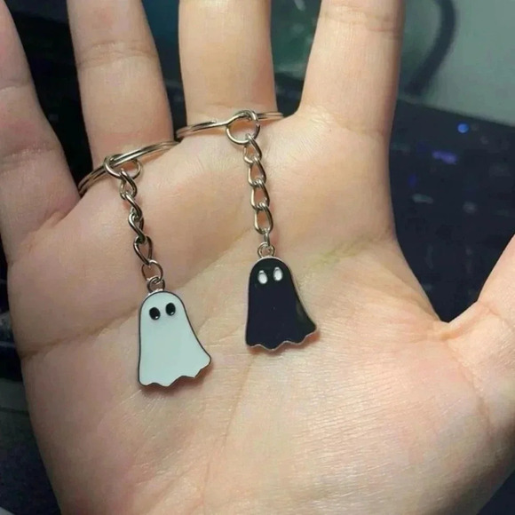 Ghost Keychains - Picture 2 of 2